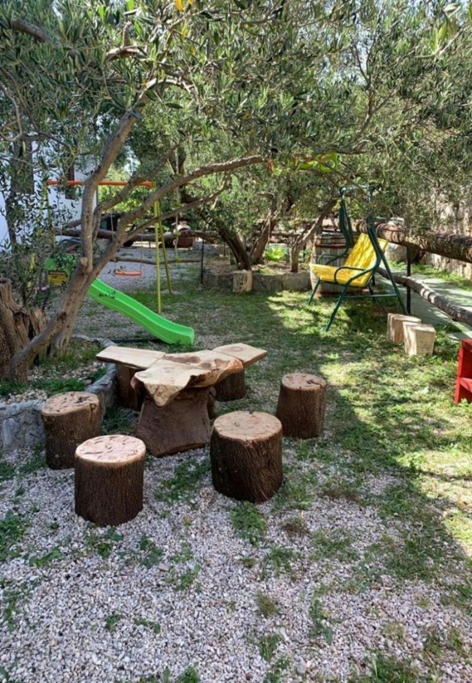 Apartments Antisa - With Playground Tučepi Exterior foto